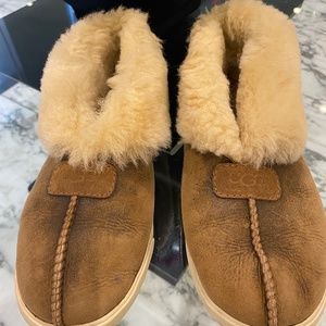 UGG Size 9 slip on shoes
